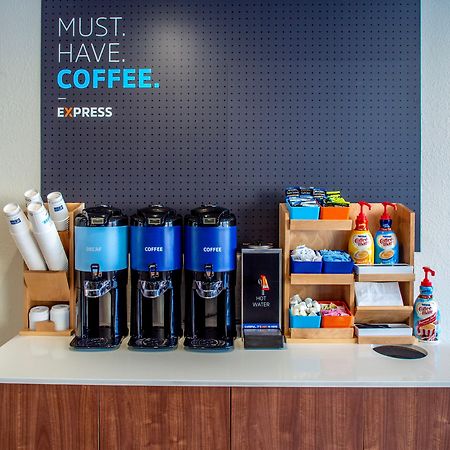 Holiday Inn Express & Suites - Oklahoma City Airport By Ihg Ngoại thất bức ảnh